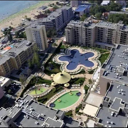 V 5 Rezorte S Vyhladom Na A Bazeny *